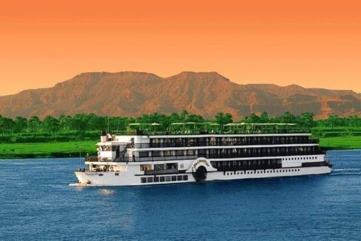Nile Roof Hotel& Restaurant Luxor Kültér fotó
